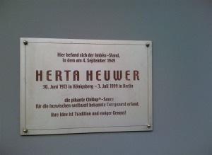 Herta Heuwer Gedenktafel